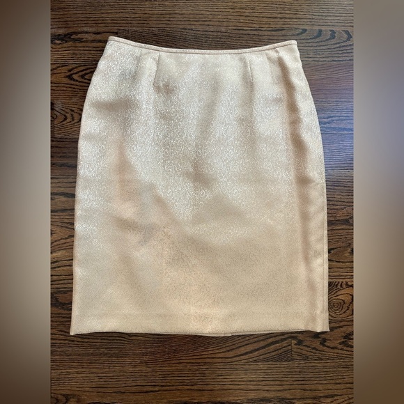 Le Suit Women’s Golden A- line Skirt size 14P - Picture 1 of 6
